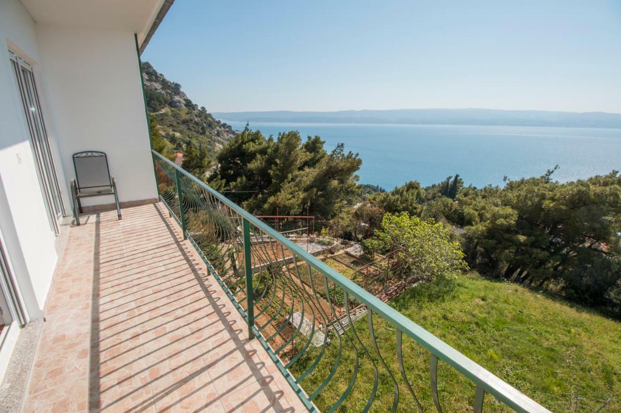 Apartment With 2 Balconies And Sea View Omis Exterior photo